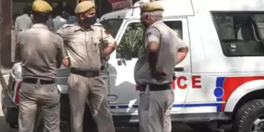 Delhi Robbery: दिल्ली में घरेलू नौकर ने कारोबारी और परिवार को बनाया बंधक, लूटे 25 लाख के गहने, जांच में जुटी पुलिस