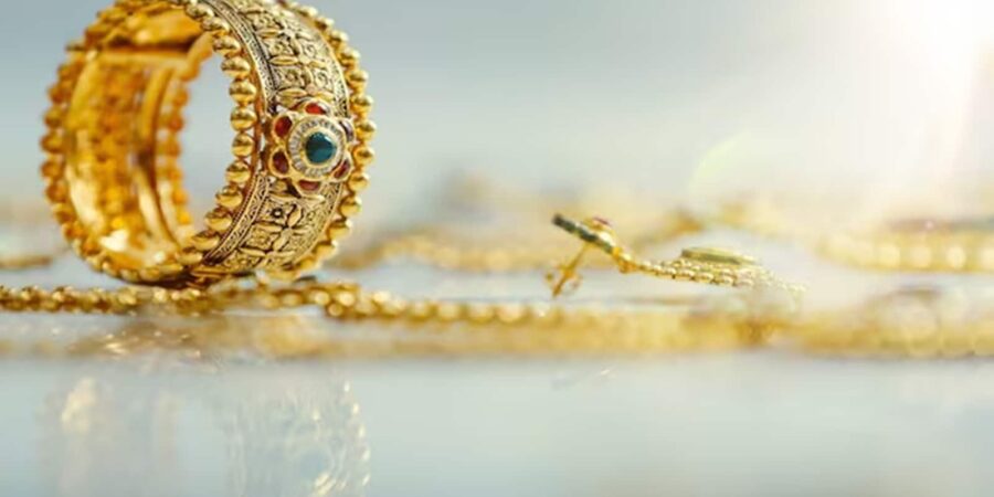 Gold Price Today: और सस्ता हुआ गोल्ड, चांदी भी पड़ी फीकी, चेक करें दिल्ली से लखनऊ-पटना तक सोने का भाव