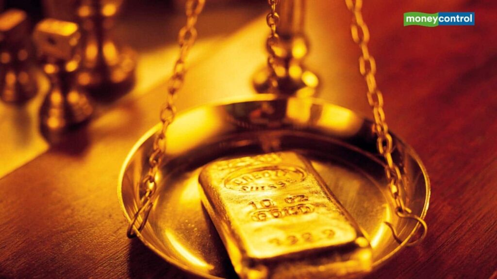 Gold Price Today: डॉलर और क्रूड की नरमी से चढ़ा सोने का भाव, MCX पर 1% से ज्यादा का उछाल, अब आगे कैसी रहेगी इसकी चाल