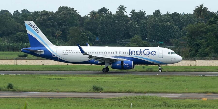 IndiGo की फ्लाइट में लैंडिंग के बाद यात्री के पावर बैंक में लगी आग, खाली कराया गया पूरा विमान
